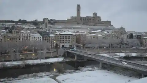 Imagen 1 de La nevada entra por Ponent y puede extenderse a las comarcas centrales y el prelitoral