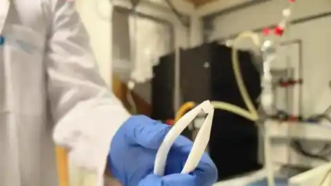 Imagen 1 de Un catalizador de la UPC convierte el CO₂ en productos químicos útiles para la industria