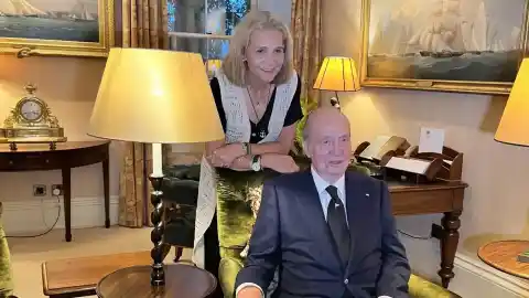 Imagen 1 de Juan Carlos I celebra su 88 cumpleaños en Abu Dabi con sus dos hijas y seis de sus ocho nietos