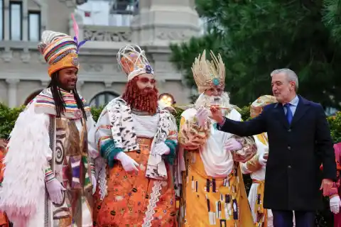 Imagen 1 de Los Reyes Magos, a los niños de Barcelona: “Habéis pedido paz y tolerancia. Sois la esperanza de este mundo”