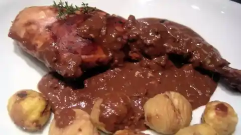 Imagen 1 de El conejo es una alternativa a las carnes carísimas de la Navidad: una receta de Arguiñano con chocolate para celebrar Reyes