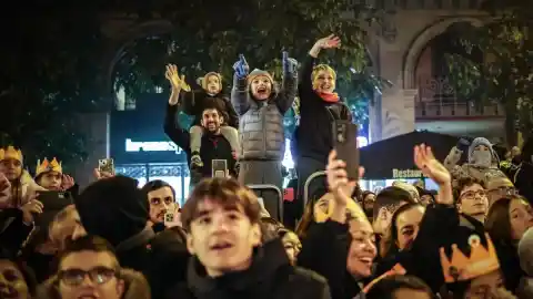Imagen 1 de Más de 600.000 personas se unen a los Reyes Magos y desatan la ilusión en Barcelona