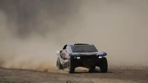 Imagen 1 de Polémica en el Dakar y quejas contra la FIA por el orden de salida: "Están provocando la posibilidad de un accidente grave..."