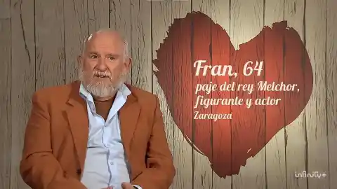 Imagen 1 de Un paje de Melchor acude a 'First Dates' en busca del amor: "Le ayudo porque el día de Reyes tiene trabajo"