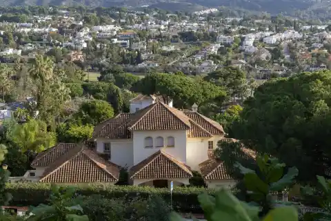 Imagen 1 de Villas de lujo, seguridad y servicios: el triángulo de oro de la Costa del Sol sigue batiendo récords