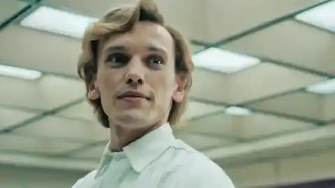 Imagen 1 de Jamie Campbell Bower, Vecna en 'Stranger Things', consolida su relación con Elena Taber