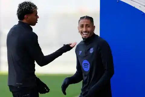 Imagen 1 de El Barcelona se lía con los lesionados. “No estoy enfadado con los médicos”, dice Hansi Flick