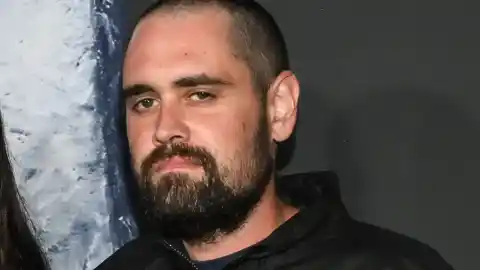 Imagen 1 de Retiran la bata antisuicidio a Nick Reiner, que seguirá vigilado, tras ser acusado de asesinar a sus padres