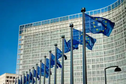 Imagen 1 de El impuesto mínimo a las multinacionales pierde fuerza y deja en desventaja a la UE