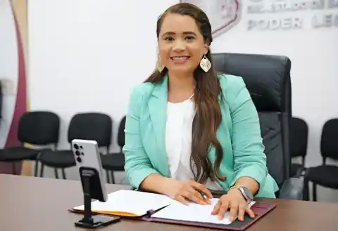 Imagen 1 de Las autoridades estadounidenses retienen a una diputada de Morena con 800.000 pesos en efectivo