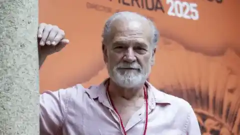 Imagen 1 de Lluís Homar, actor, 68 años: “He hecho 27 años de terapia y practico mucho la meditación, el viaje más importante es hacia uno mismo”
