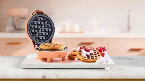 Imagen 1 de En Amazon arrasa esta minigrofera por 15 euros antiadherente y muy fácil de usar