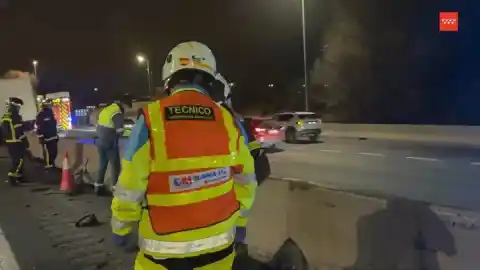 Imagen 1 de Muere un conductor de 63 años tras chocar contra un camión en Alcalá de Henares