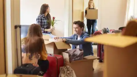 Imagen 1 de Así es el contrato legal para vivir en casa de familiares o amigos sin pagar un alquiler