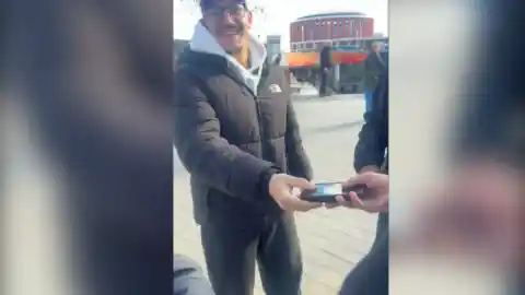 Imagen 1 de Un joven mexicano pierde su móvil en Madrid y consigue recuperarlo: "Se pasó de buena persona"