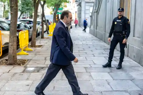 Imagen 1 de Los abogados de Ábalos renuncian a su defensa por desavenencias económicas