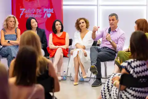 Imagen 1 de Históricas feministas del PSOE exigen al partido una conferencia sobre igualdad tras los escándalos de acoso
