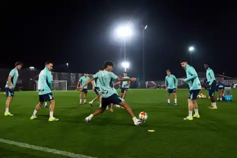 Imagen 1 de Barcelona - Athletic, en directo | Lamine y Nico empiezan en el banquillo