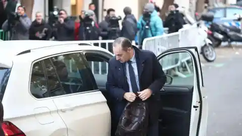 Imagen 1 de Sin abogado, en prisión, sin sueldo y sin el PSOE, el mal momento de José Luis Ábalos