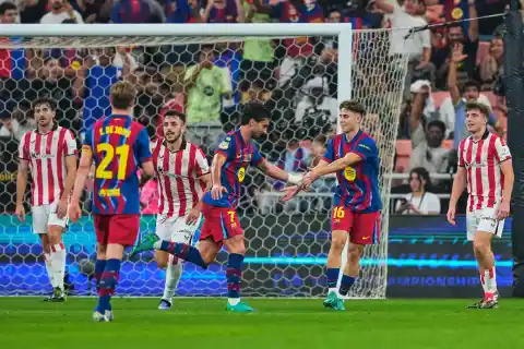 Imagen 1 de Un Barcelona optimista golea al manso Athletic en la Supercopa de España