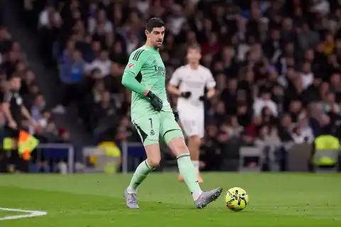 Imagen 1 de Así es la nueva misión de Xabi Alonso para Courtois lejos de la portería