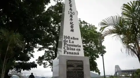Imagen 1 de La caída del monumento a China en Panamá