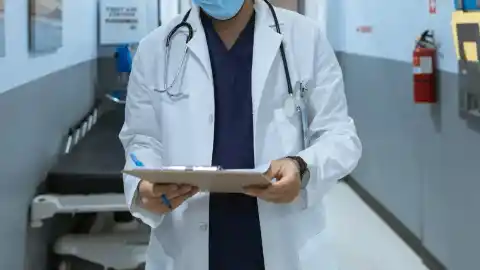 Imagen 1 de Detenido un médico en Pontevedra por una supuesta agresión sexual a una paciente en consulta