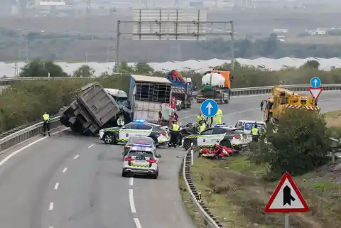 Imagen 1 de Interior anuncia que no se multará durante “un periodo razonable” por no utilizar la baliza V-16