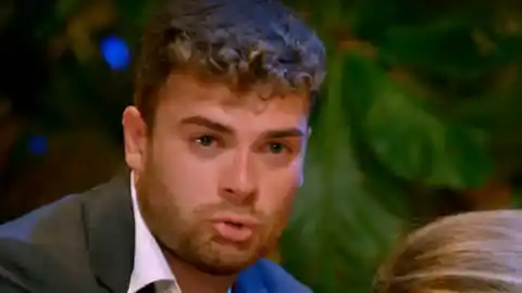 Imagen 1 de La reacción de Darío cuando se entera de que Cristina le tiró su anillo de pedida a Almudena