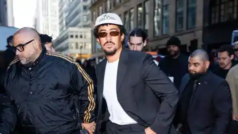 Imagen 1 de Demandan a Bad Bunny y su sello por 16 millones por usar una voz sin consentimiento