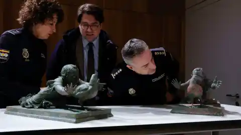 Imagen 1 de Una exposición en Nueva York, una subasta millonaria y un juicio en Suiza: las pistas que condujeron a dos esculturas romanas expoliadas en España