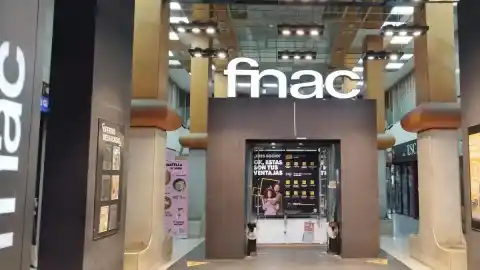 Imagen 1 de Alicante pierde otra de su principales librerías: la Fnac deja sitio a un gimnasio tras 25 años