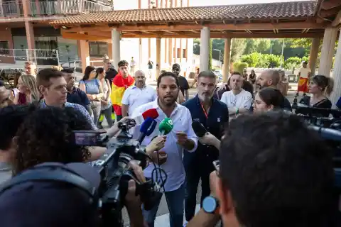 Imagen 1 de Pegados a las redes: el 60% de los votantes de Vox y Aliança Catalana les dedican más de una hora al día