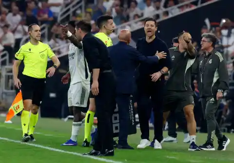 Imagen 1 de Simeone, a Vinicius durante la semifinal de la Supercopa: “Acordate, Florentino te va a echar”