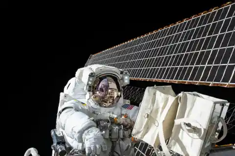 Imagen 1 de La NASA traerá a los astronautas de Estación Espacial Internacional antes de lo previsto debido a un incidente médico
