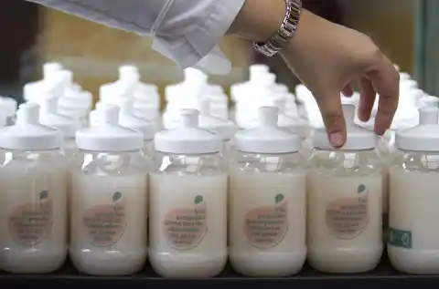 Imagen 1 de La Cofepris y Nestlé alertan por leche de fórmula contaminada: marcas afectadas y qué hacer