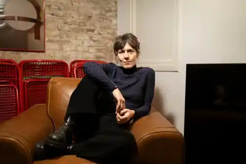 Imagen 1 de Anna Alarcón, la actriz sin WhatsApp que ignora Instagram: “No me gusta ese ruido, si buscan a la guapa con millones de seguidores, esa no soy yo”