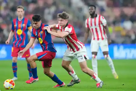 Imagen 1 de Pedri y De Jong esperan al mejor Dani Olmo