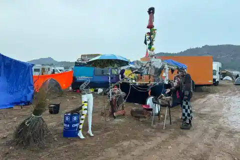 Imagen 1 de La Guardia Civil detiene a 63 personas por la macrofiesta ilegal de Albacete