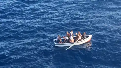 Imagen 1 de Detenidas siete personas en Ibiza por patronear cuatro pateras desde Argelia