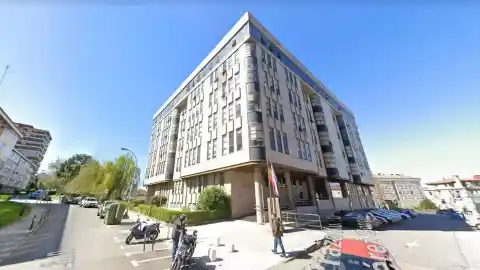 Imagen 1 de Piden 25 años de cárcel para un acusado de amenazar y acosar a jueces, abogados y policías de Vigo