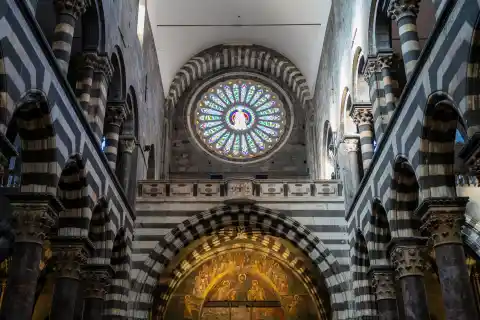 Imagen 1 de Diez iglesias en un quilómetro para (no) perderte por Génova