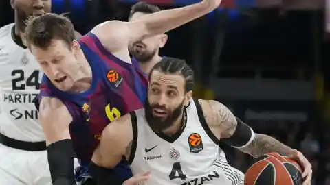 Imagen 1 de Un Barça un tanto espeso finiquita al Partizan y alcanza la cabeza de la Euroliga