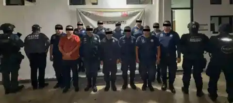 Imagen 1 de Un operativo sorpresa en la costa de Chiapas deja 12 policías y siete civiles detenidos por nexos con el crimen organizado