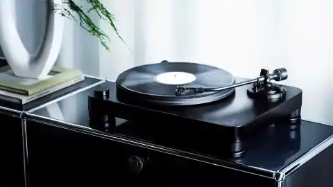 Imagen 1 de Un giradiscos con alma retro y tecnología de precisión: así es el nuevo AT-LP7X de Audio-Technica