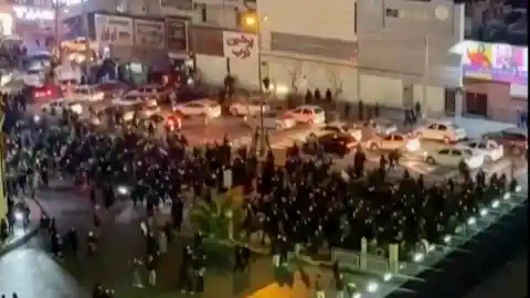 Imagen 1 de Las autoridades de Irán amenazan con “reprimir con la mayor fuerza” las protestas