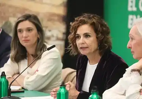 Imagen 1 de María Jesús Montero: «El nuevo modelo ofrece a Andalucía el 23% de toda la financiación»