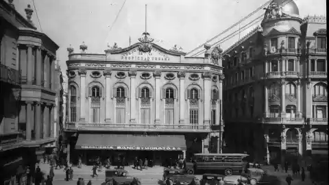 Imagen 1 de Via Laietana y la Cambra de la Propietat Urbana; crónica de 100 años de sintonía y progreso