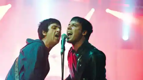 Imagen 1 de The Cribs vuelve con 'Selling a vibe', un disco que mantiene intactas sus claves roqueras