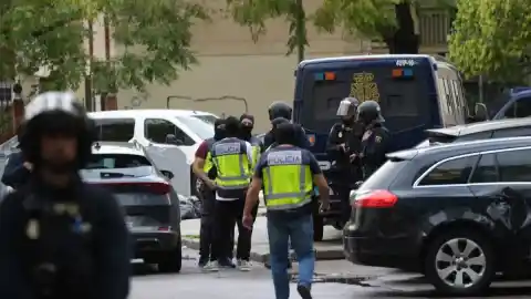 Imagen 1 de Un hombre se atrinchera en su vivienda en Camas tras efectuar varios disparos al aire